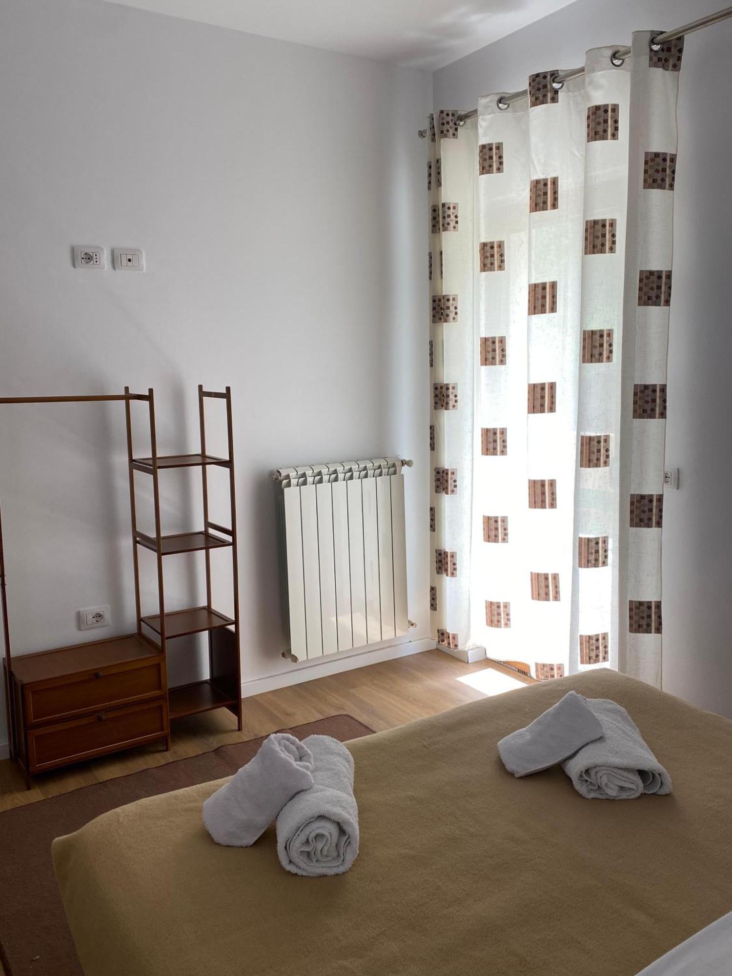 Hotel Vellezrit Guri Theth Kültér fotó