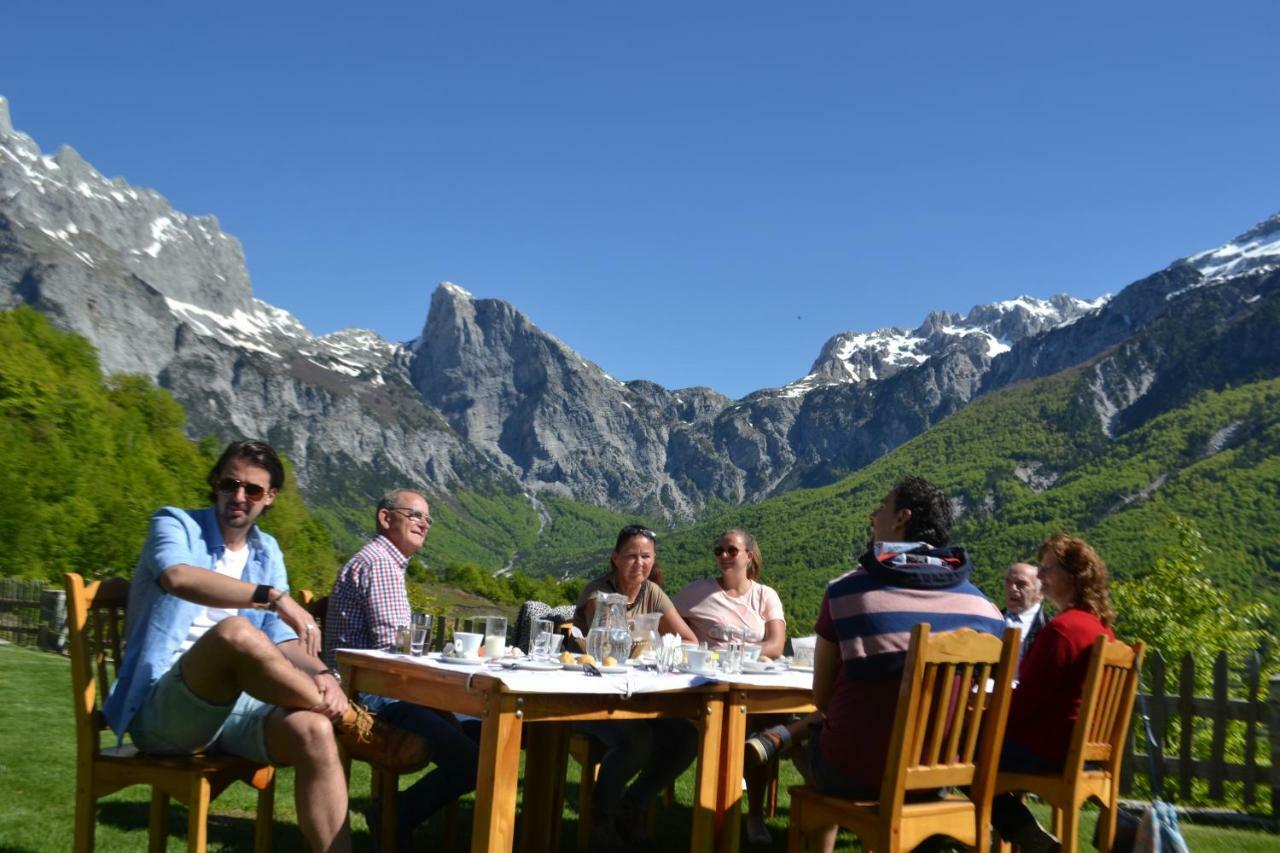 Hotel Vellezrit Guri Theth Kültér fotó